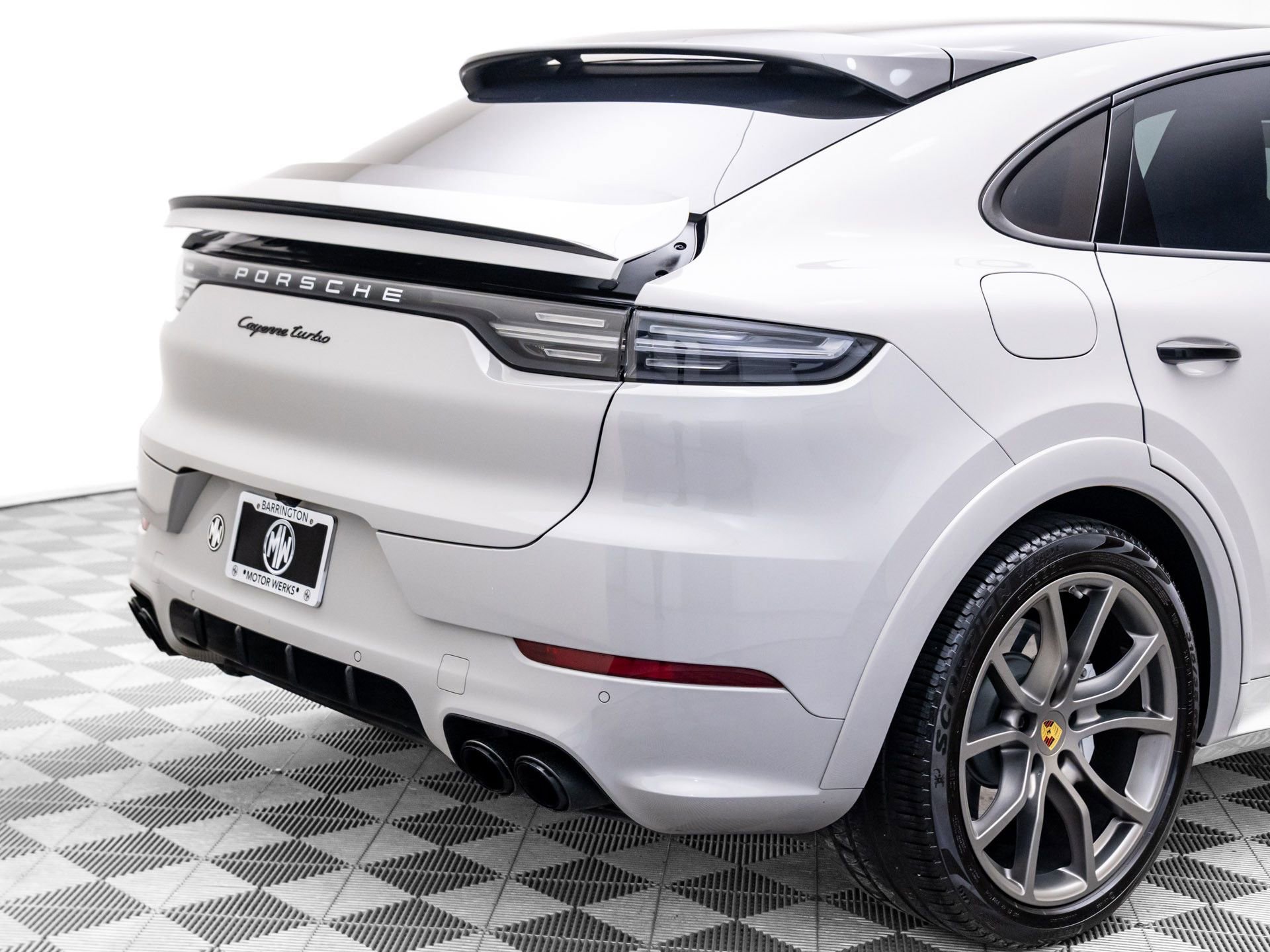 Used 2020 Porsche Cayenne Turbo image 33