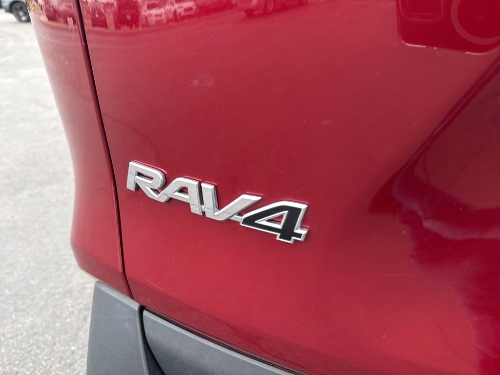 Used 2020 Toyota RAV4 LE w/ All Weather Liner Package AWD/4WD image 11