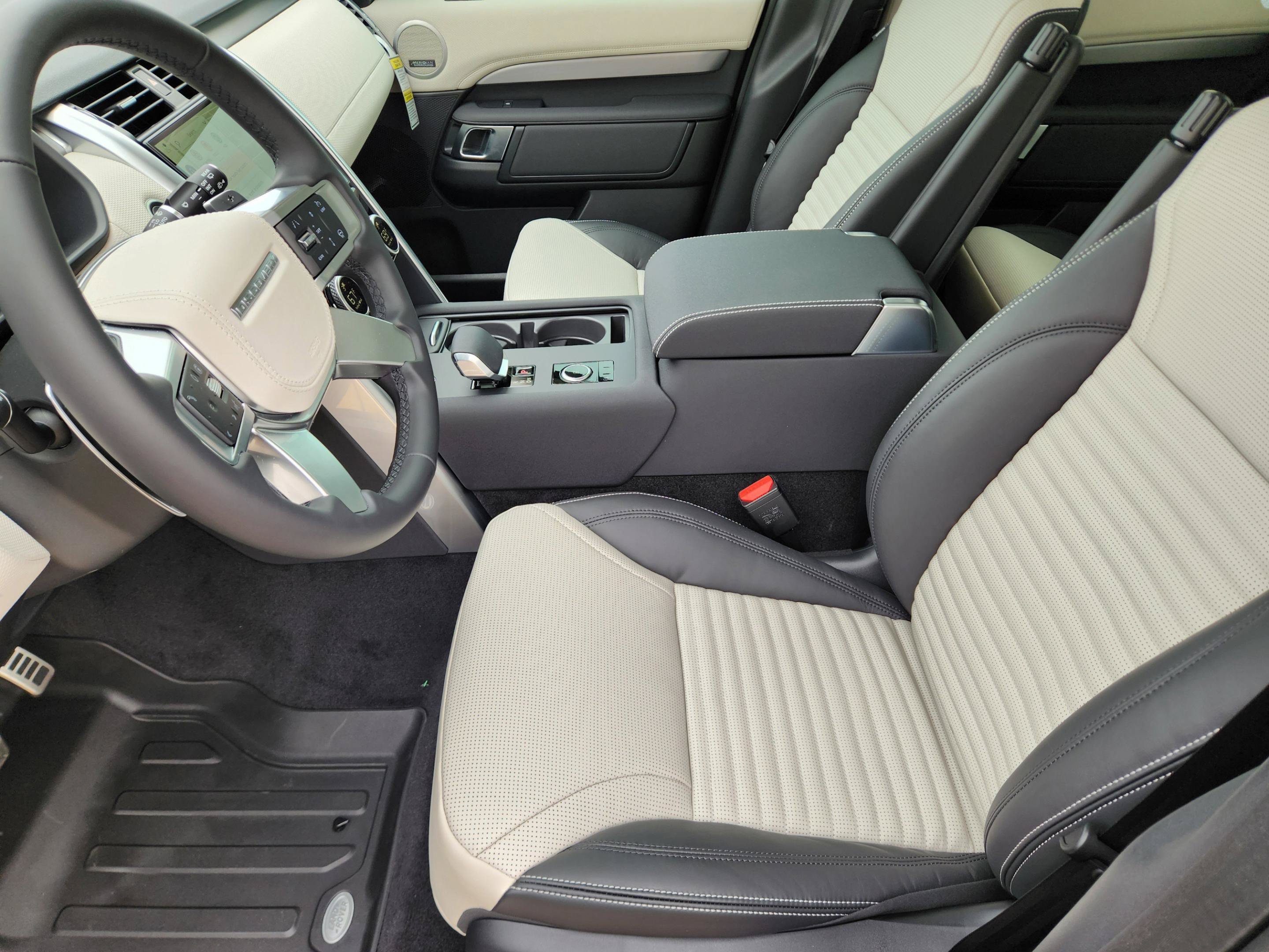 New 2026 Land Rover Discovery Limited Edition AWD/4WD image 8
