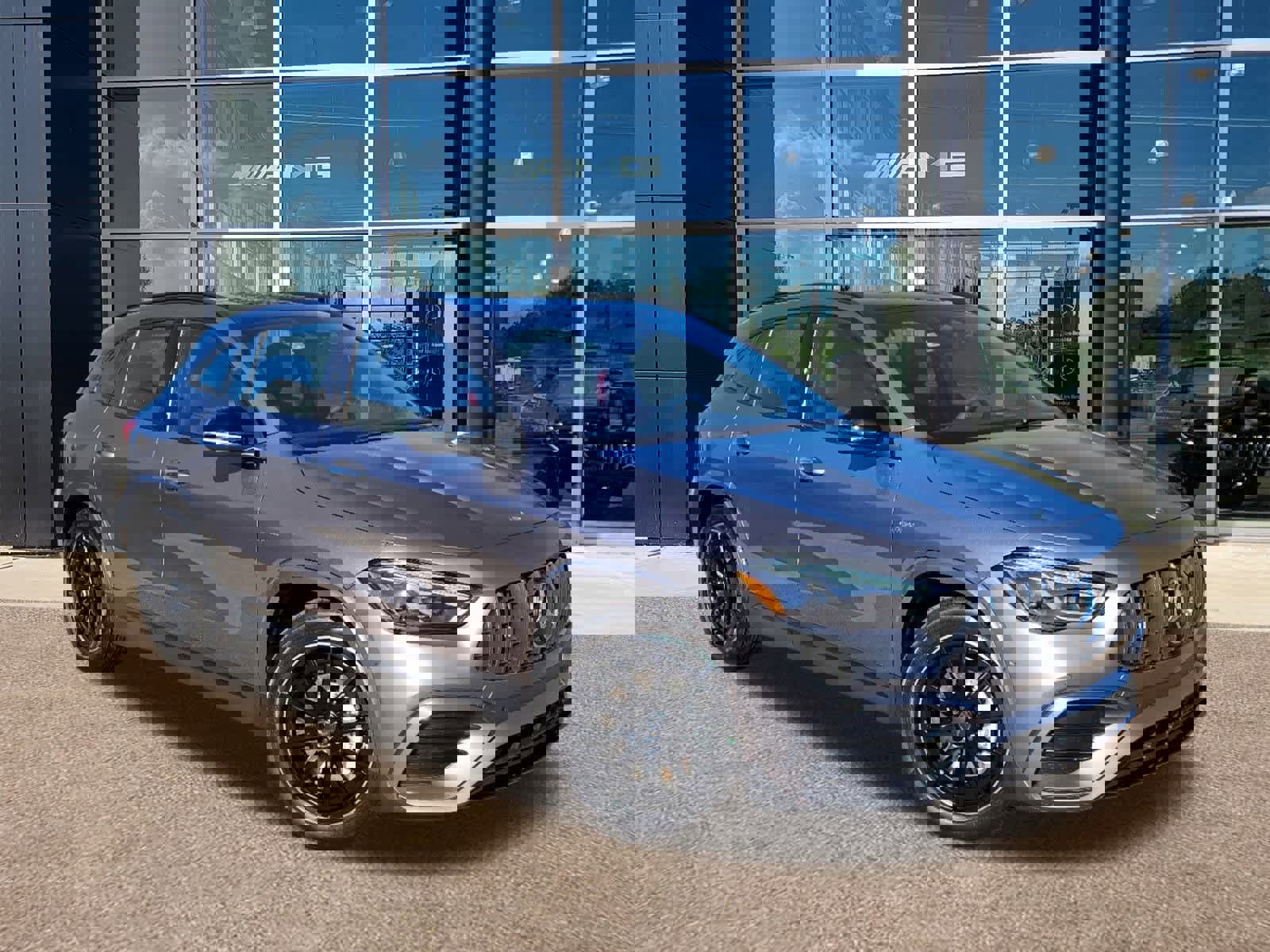 New 2025 Mercedes-Benz GLA 35 AMG 4MATIC image 2