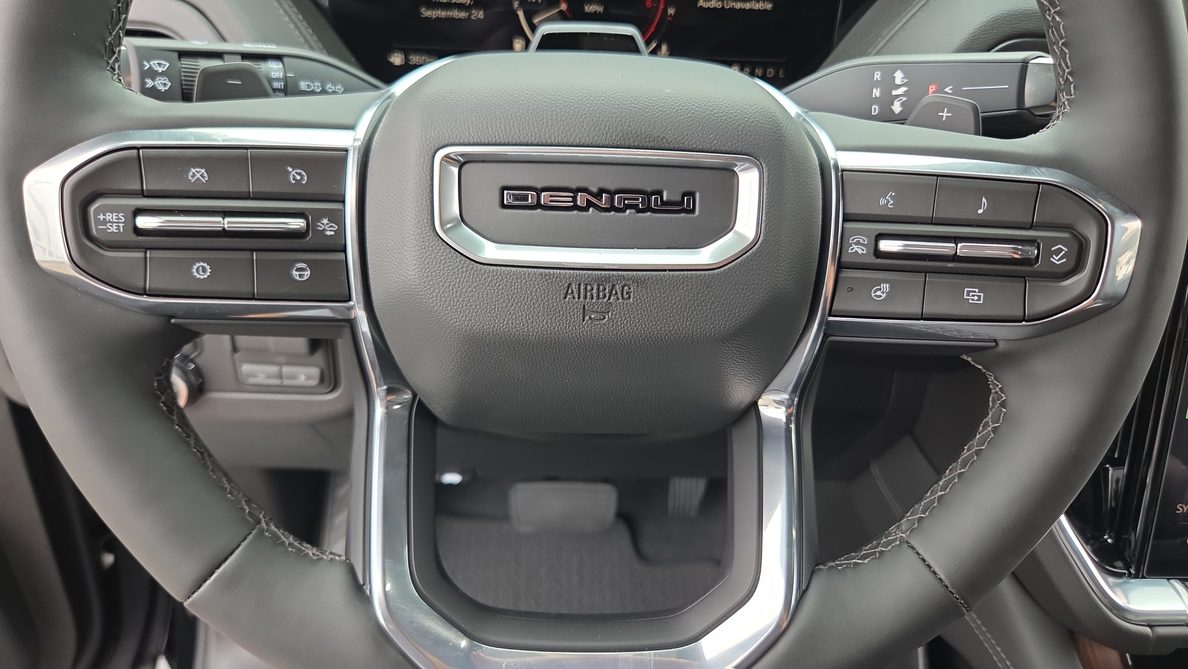 New 2026 GMC Yukon Denali w/ Denali Reserve Package AWD/4WD image 24