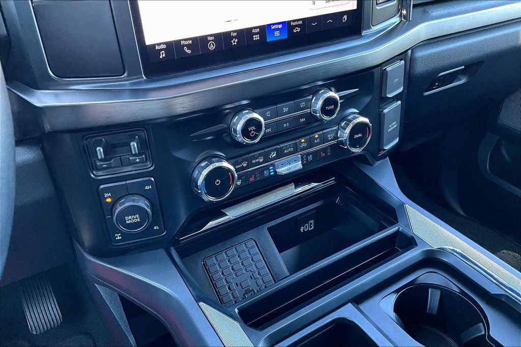 Used 2024 Ford F250 Lariat w/ Chrome Package AWD/4WD image 33
