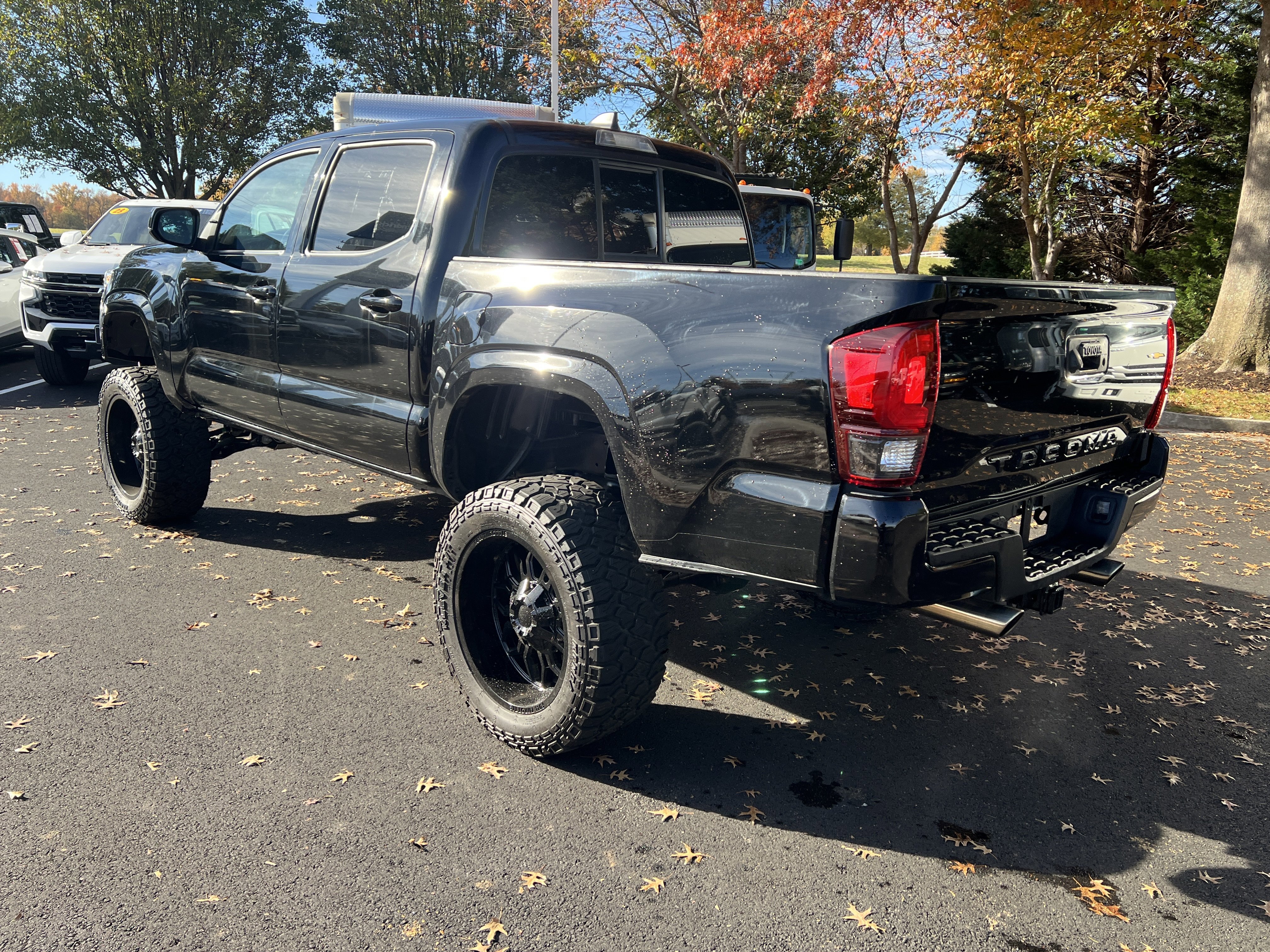 Used 2023 Toyota Tacoma SR image 8
