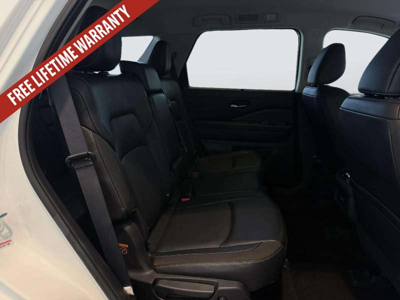 Used 2024 Nissan Pathfinder SL AWD/4WD image 33