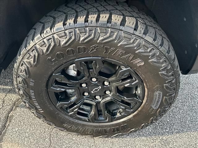 Certified 2023 Chevrolet Silverado 1500 ZR2 w/ Technology Package AWD/4WD image 36