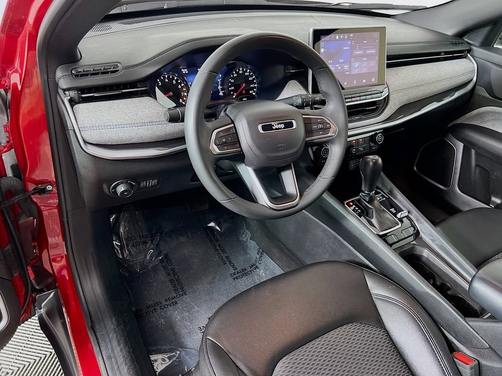 Used 2024 Jeep Compass Latitude AWD/4WD image 9