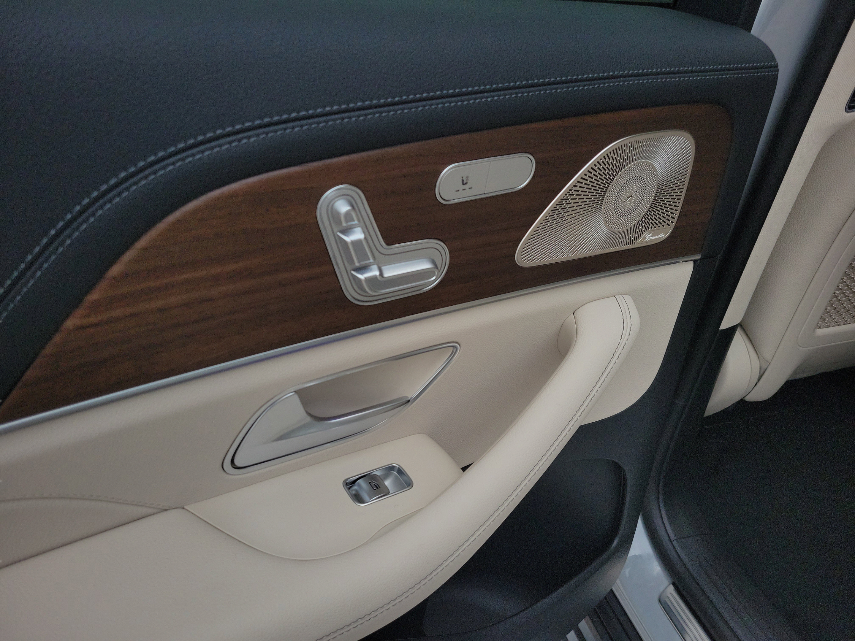 New 2026 Mercedes-Benz GLS 450 4MATIC image 8
