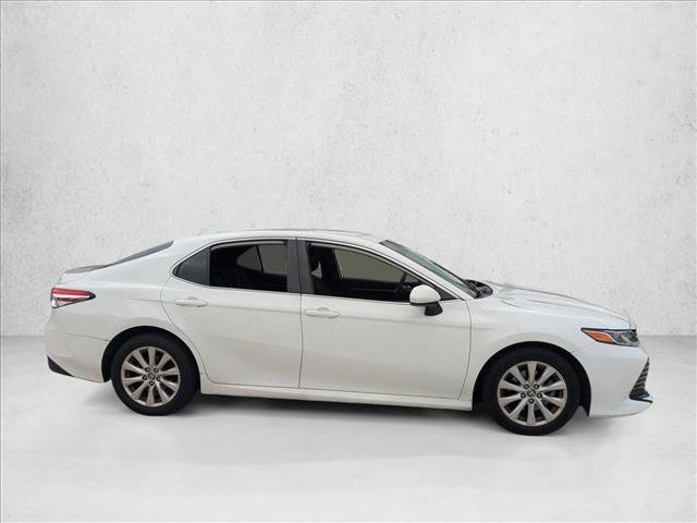 Used 2020 Toyota Camry LE FWD image 4
