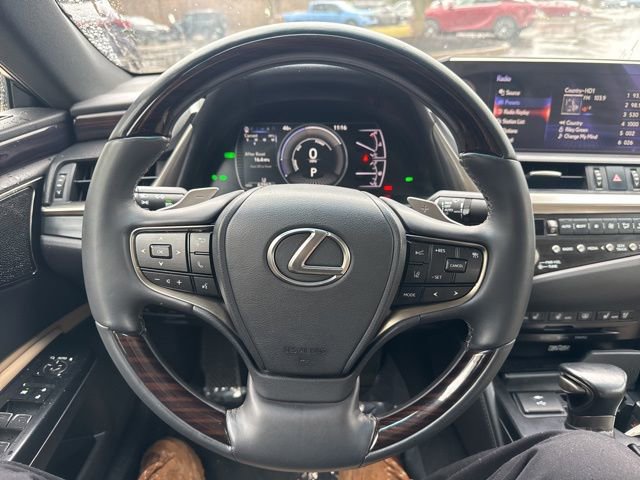 Used 2021 Lexus ES 300h w/ Accessory Package image 19