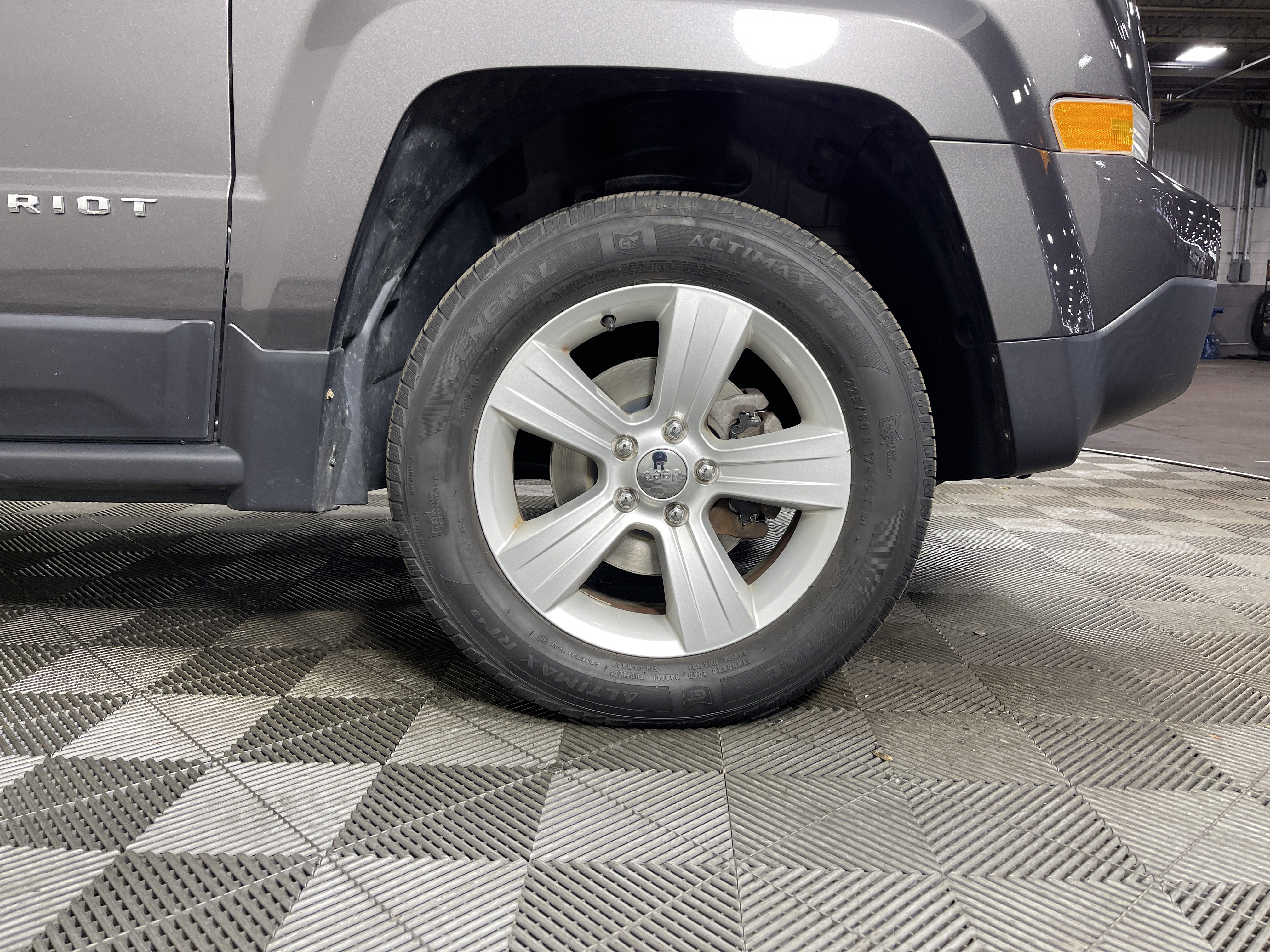 Used 2017 Jeep Patriot Latitude image 6