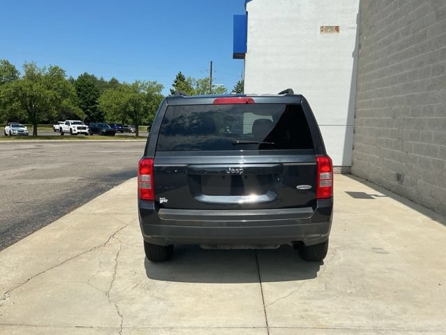 Used 2015 Jeep Patriot High Altitude AWD/4WD image 9