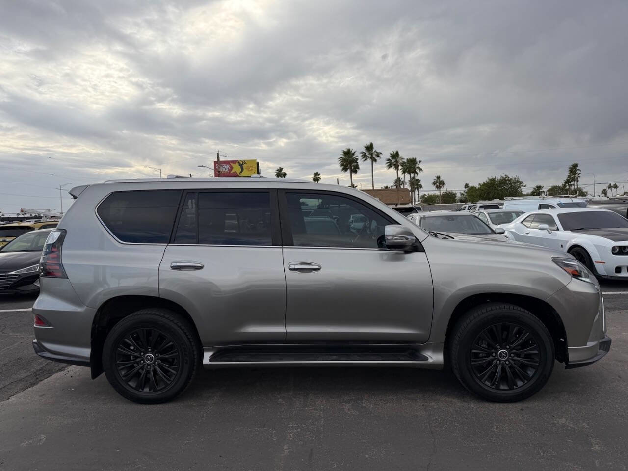 Used 2023 Lexus GX 460 Luxury w/ Sport Design Package image 11
