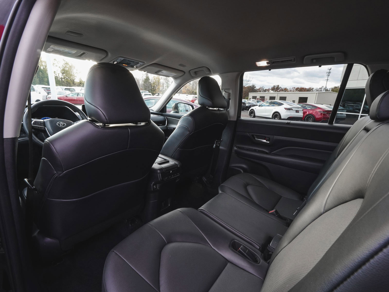 Used 2024 Toyota Grand Highlander XLE image 28