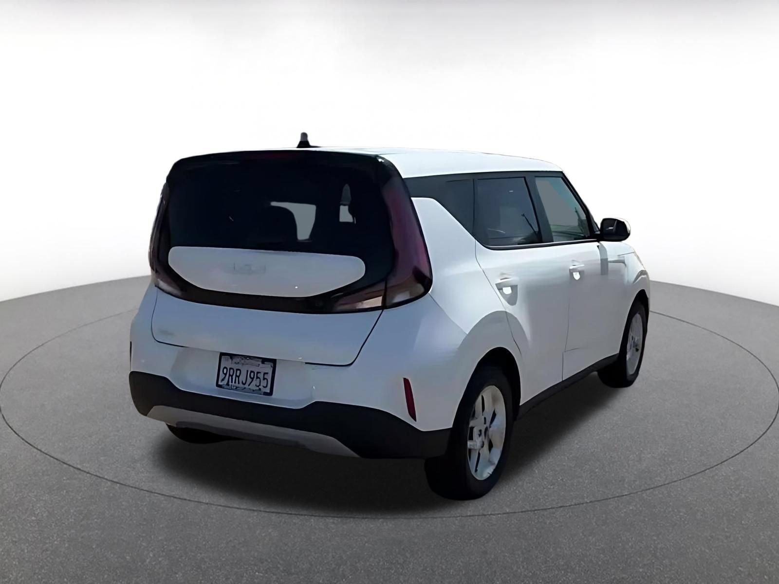 Used 2025 Kia Soul LX w/ LX Technology Package FWD image 13
