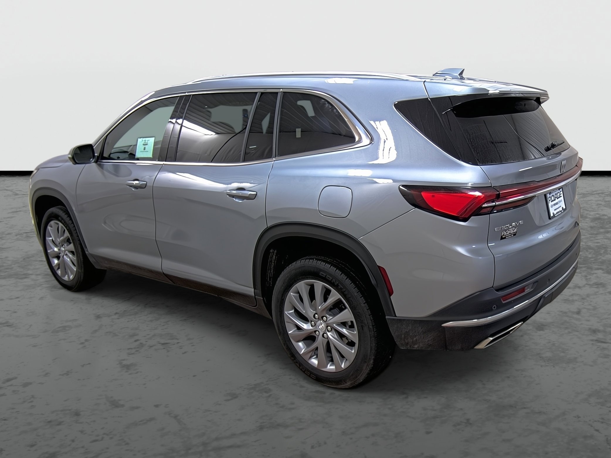 Used 2025 Buick Enclave Preferred image 2