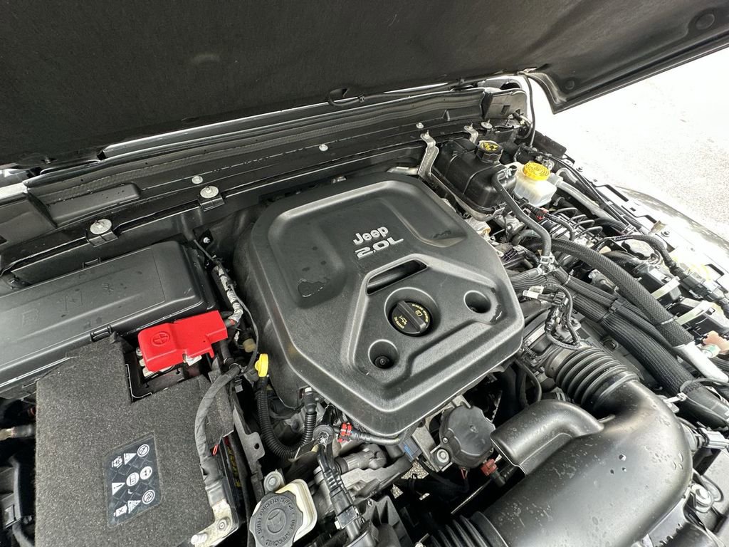 Used 2020 Jeep Wrangler Unlimited Sahara image 30