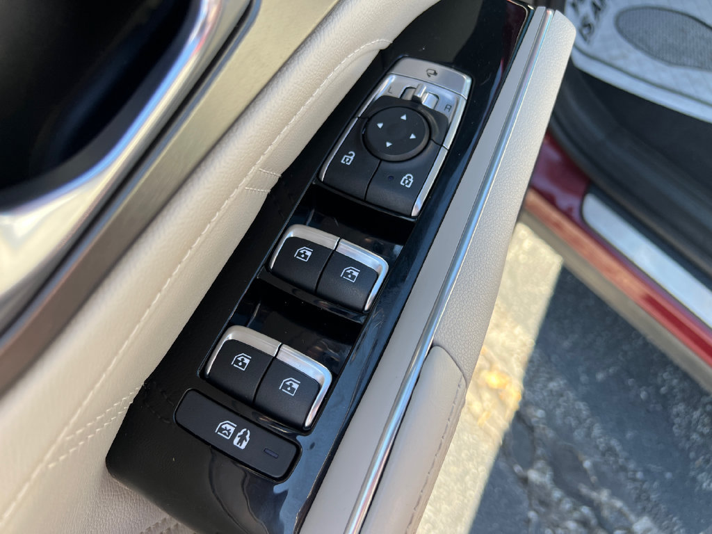 Used 2023 Kia Sorento SX AWD/4WD image 24