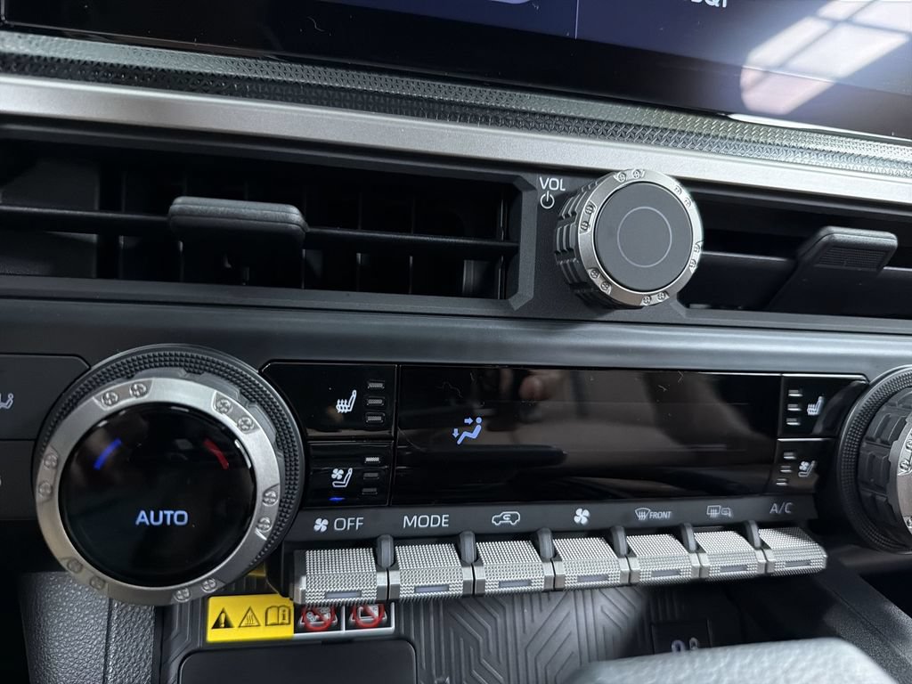 Used 2026 Toyota 4Runner Limited AWD/4WD image 25