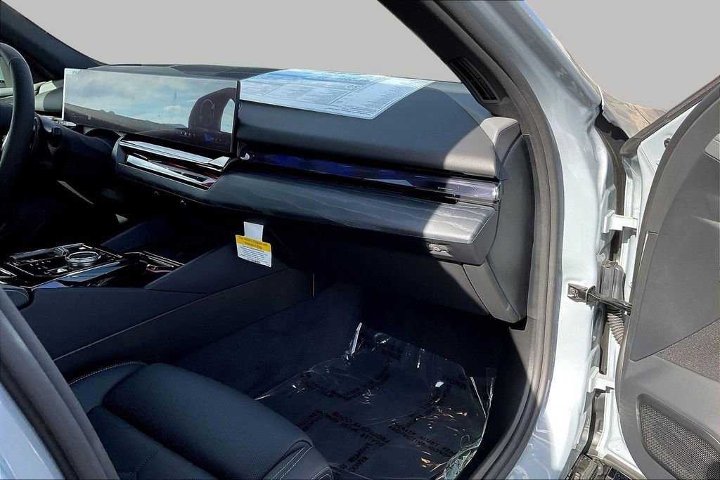 New 2026 BMW 550e xDrive AWD/4WD image 26