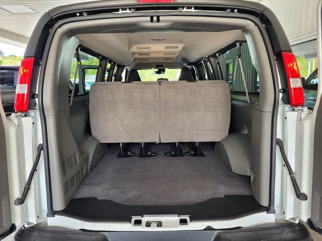 Used 2025 Chevrolet Express 3500 LT w/ LT Preferred Equipment Group RWD image 27
