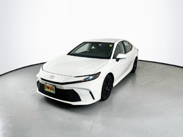 Used 2025 Toyota Camry LE FWD image 5