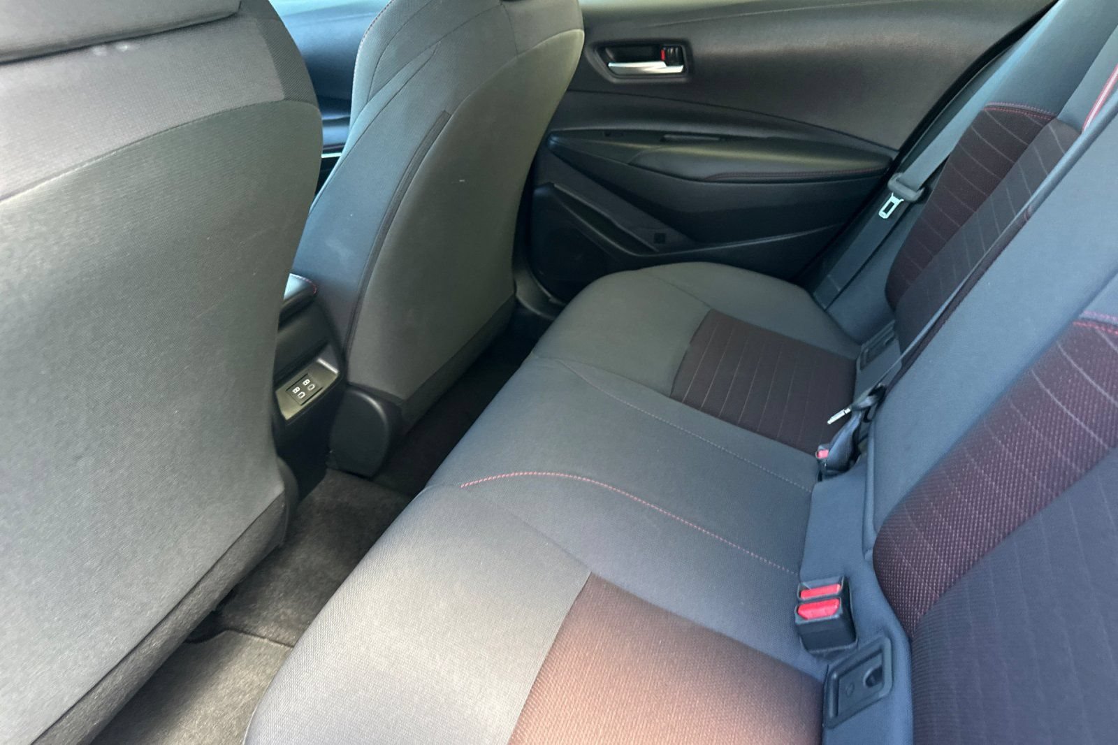 Used 2023 Toyota Corolla SE w/ SE Premium Package FWD image 13