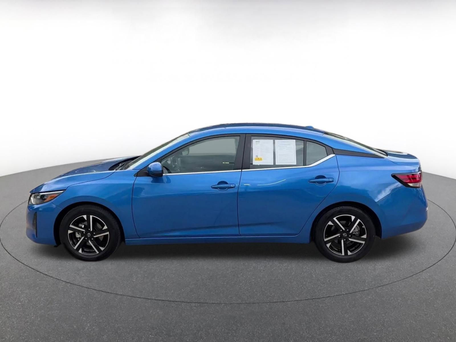 Used 2025 Nissan Sentra SV image 9