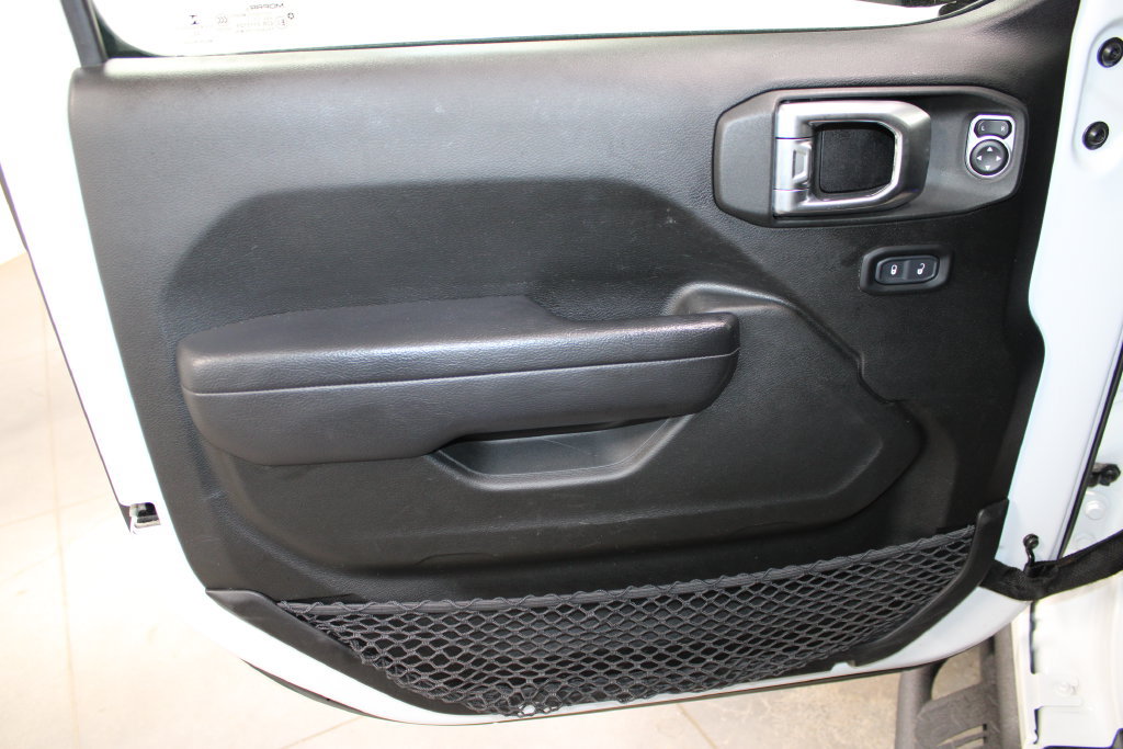 Used 2023 Jeep Gladiator Sport AWD/4WD image 18