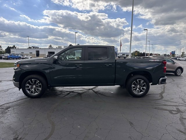 Used 2025 Chevrolet Silverado 1500 LT image 2