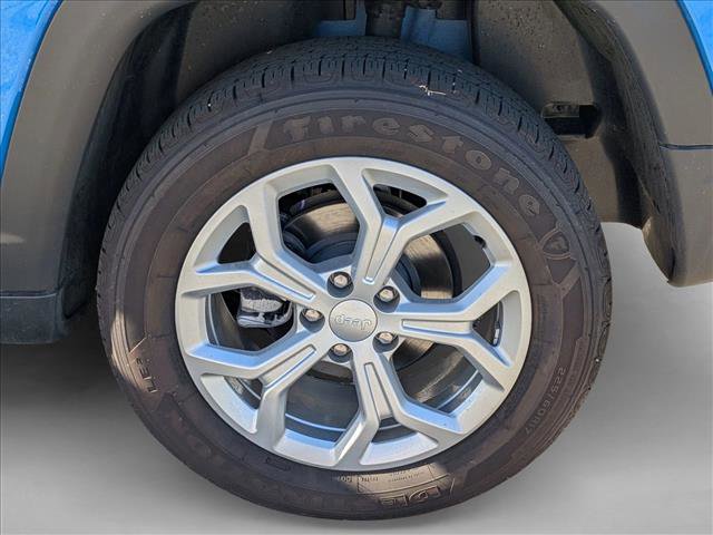 Used 2024 Jeep Compass Latitude image 9