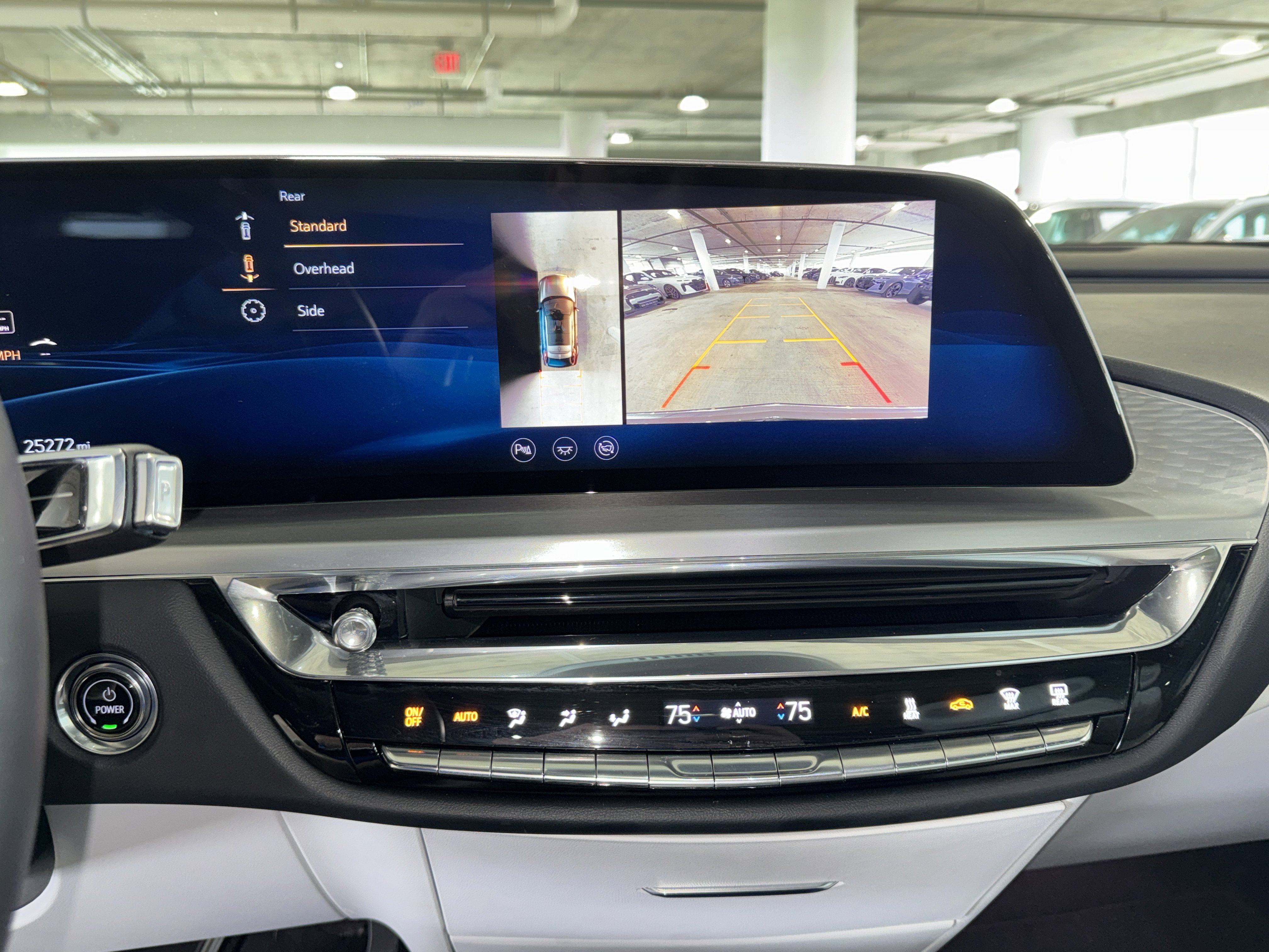 Used 2023 Cadillac Lyriq 2WD image 27
