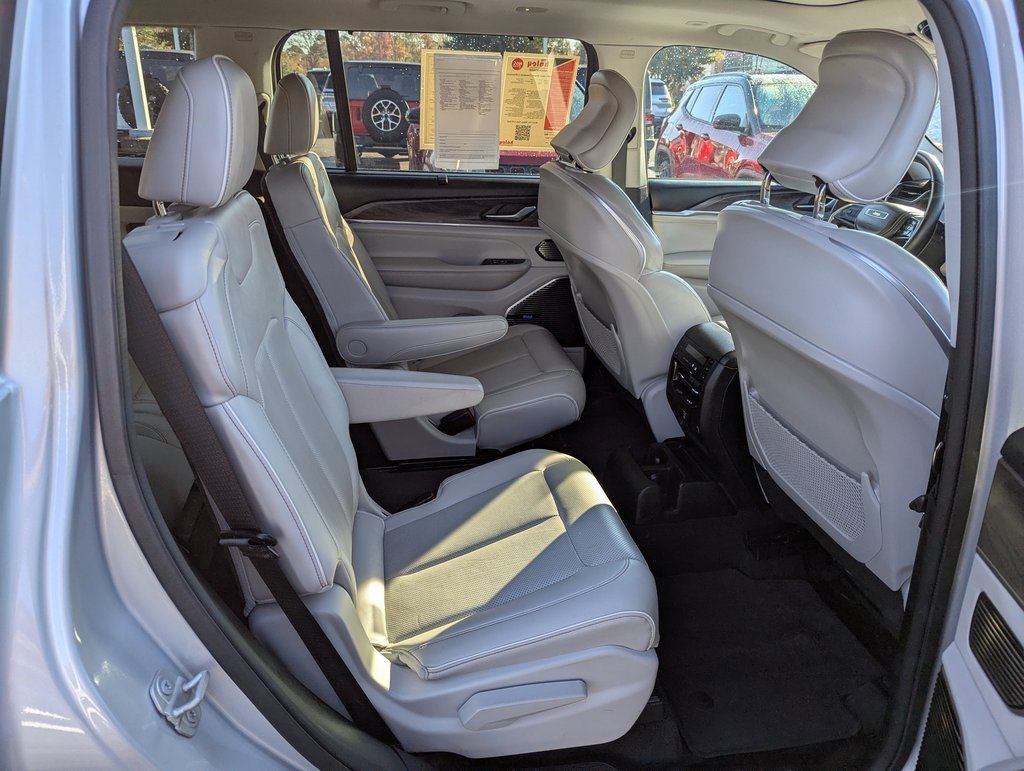 Used 2021 Jeep Grand Cherokee L Overland w/ Luxury Tech Group IV image 18