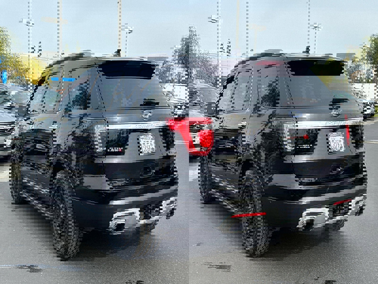 Used 2017 Ford Explorer Platinum image 13