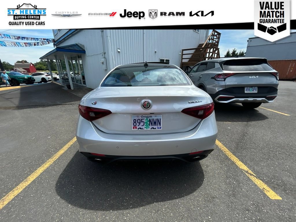 Used 2019 Alfa Romeo Giulia Ti Sport w/ Quick Order Package 22S Sport AWD/4WD image 9