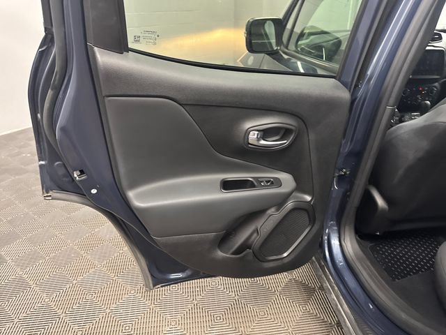 Used 2022 Jeep Renegade Altitude w/ Convenience Group AWD/4WD image 12