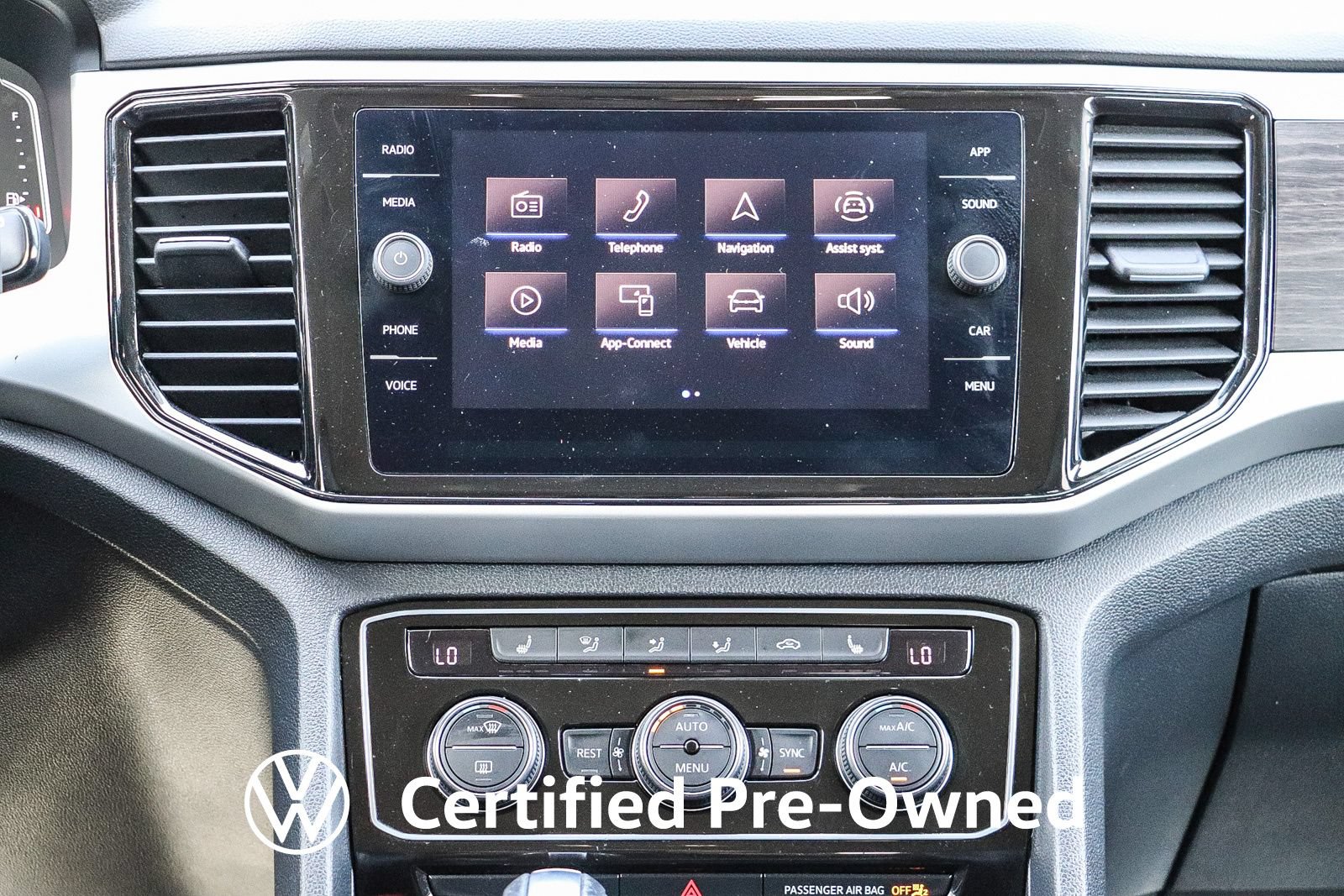 Certified 2023 Volkswagen Atlas SE w/ Black Wheel Package FWD image 15