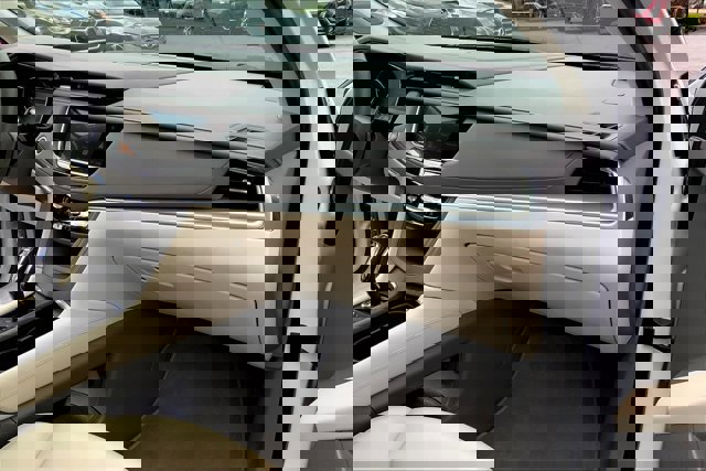 Used 2022 Cadillac XT5 Premium Luxury image 16