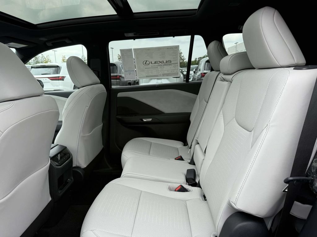 New 2026 Lexus TX 500h AWD image 33