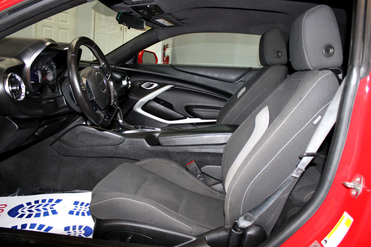 Used 2021 Chevrolet Camaro LT image 9