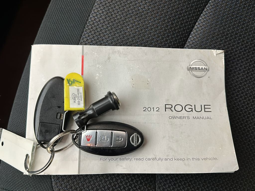 Used 2012 Nissan Rogue SV AWD/4WD image 29