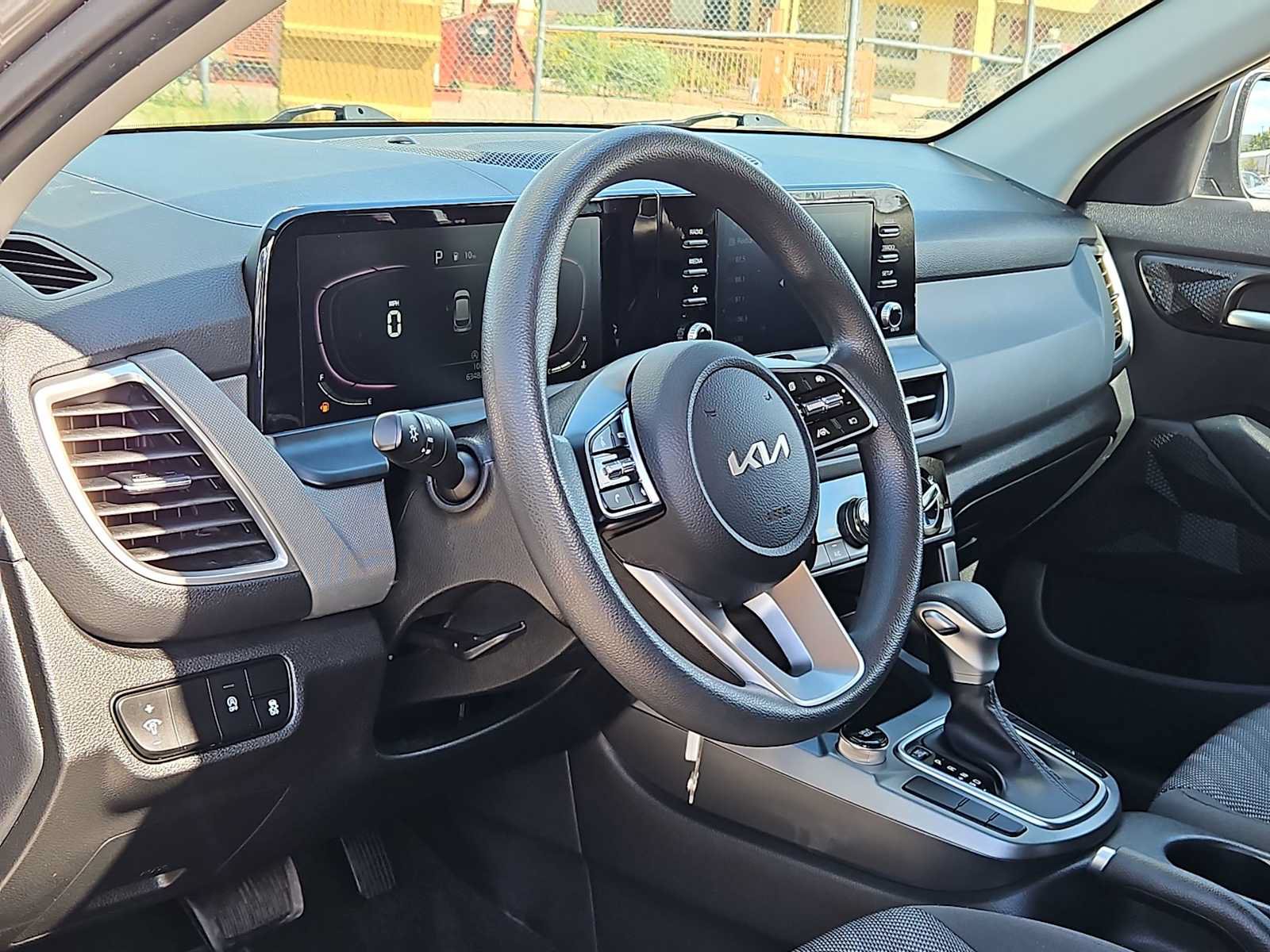 Certified 2024 Kia Seltos LX AWD/4WD image 2