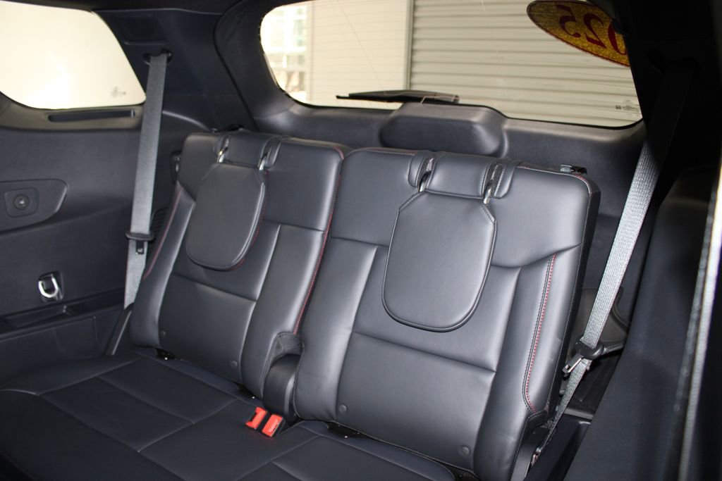 Used 2025 Ford Explorer ST image 29