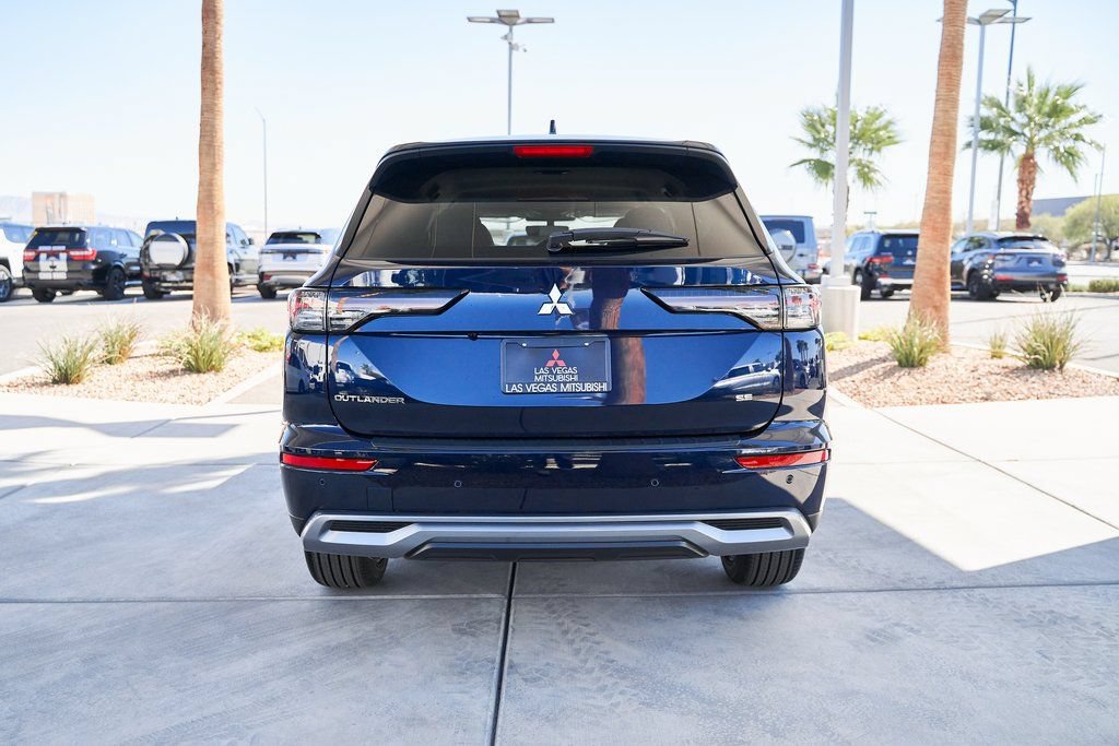 Used 2025 Mitsubishi Outlander SE FWD image 7