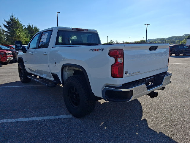 Used 2025 Chevrolet Silverado 2500 LT w/ Convenience Package AWD/4WD image 4