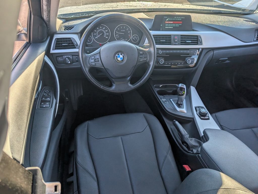Used 2018 BMW 320i Sedan image 13