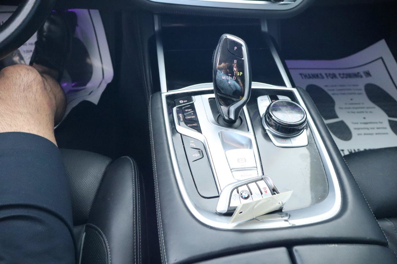 Used 2018 BMW 750i RWD image 26