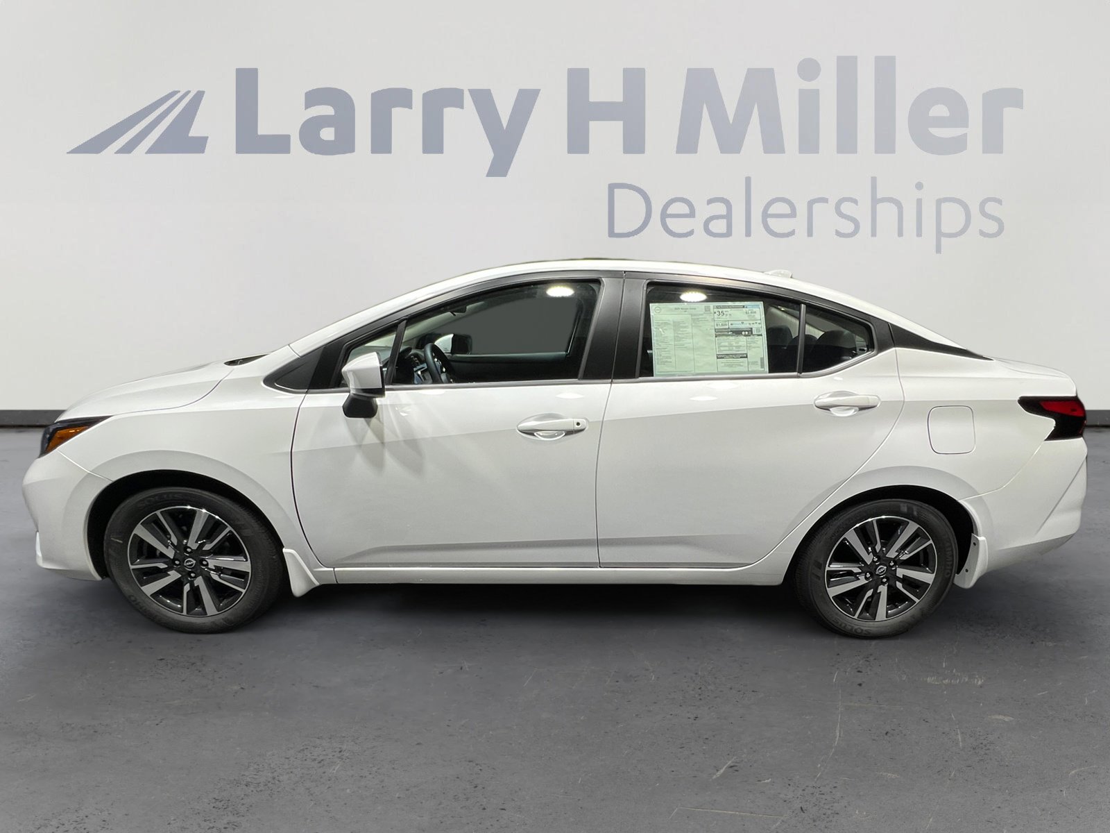 New 2025 Nissan Versa SV w/ Trunk Package image 2