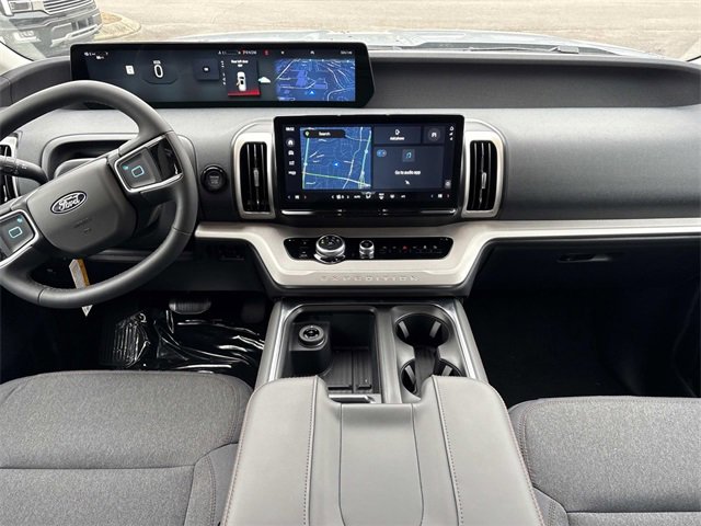 New 2025 Ford Expedition Active image 16