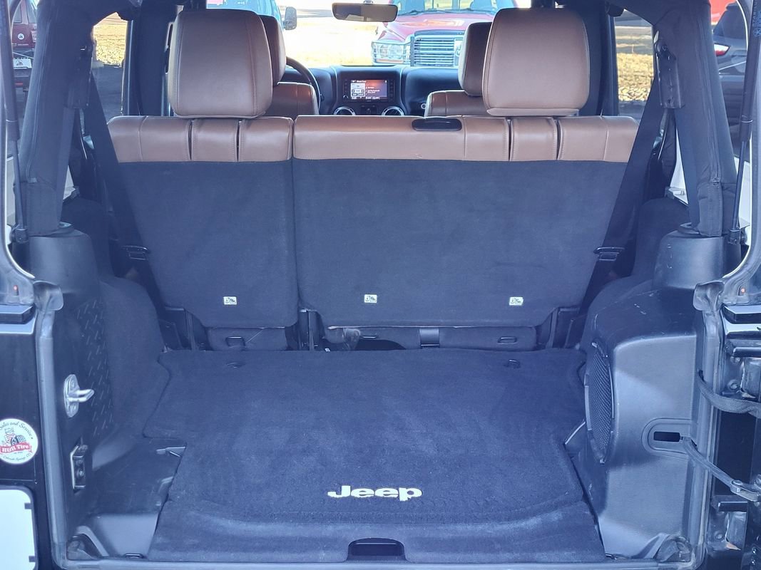 Used 2012 Jeep Wrangler Unlimited Sahara w/ Dual Top Group image 25