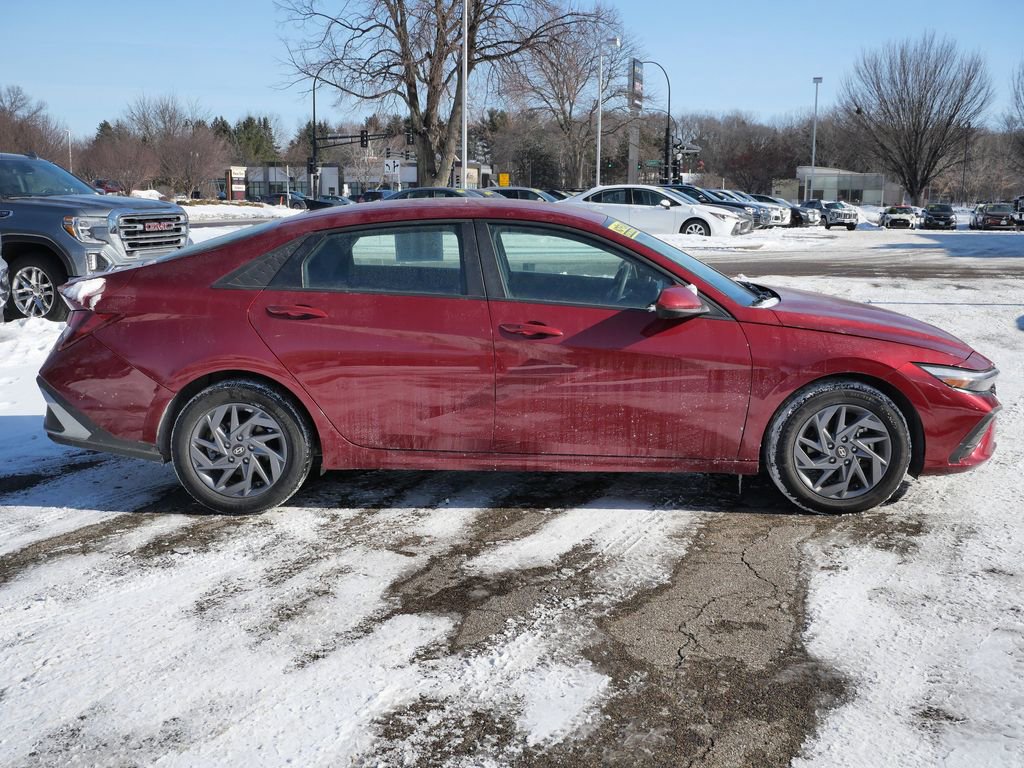 Used 2024 Hyundai Elantra SEL image 12